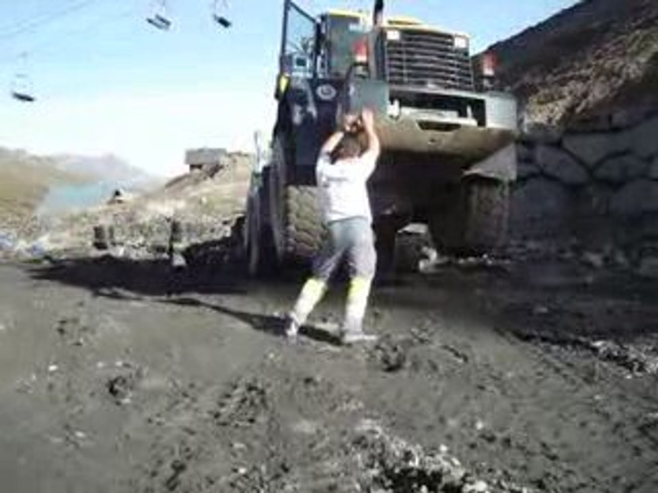 Toff et le Komatsu