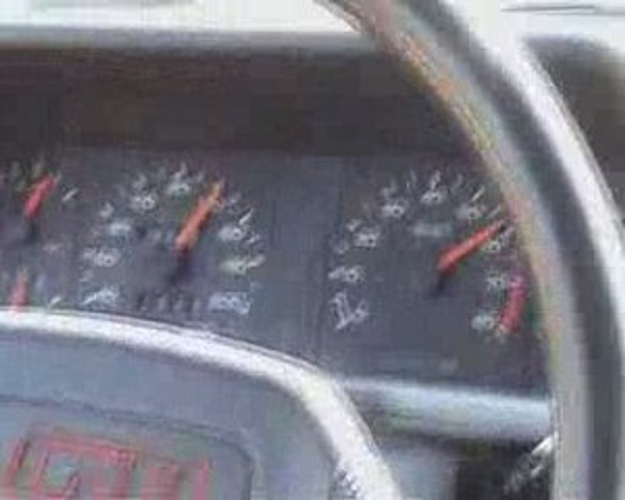 205 GTI (8s) qui prend 7000...