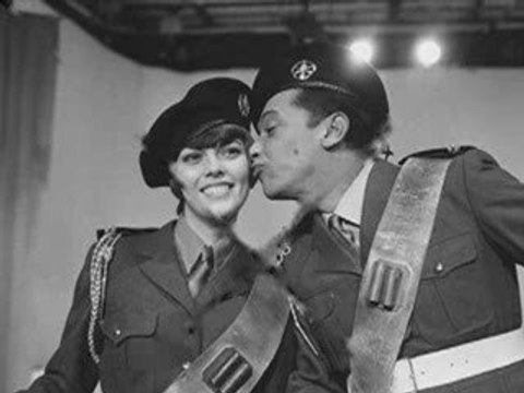 Mireille Mathieu et Henri Salvador : Le trompette en bois