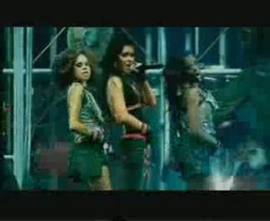 Christina Aguilera - Dirrty Live in the U.K