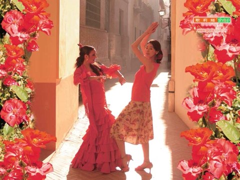 BEN KENDİM BİR ALEMİM