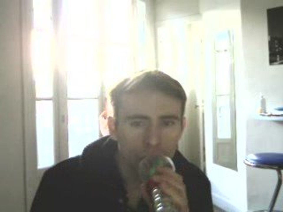 Wiwi égratigne "Pense à moi" de Gage