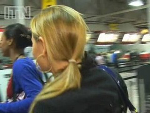 Bruce Willis weds & Ray Quinn wins Dancing on Ice