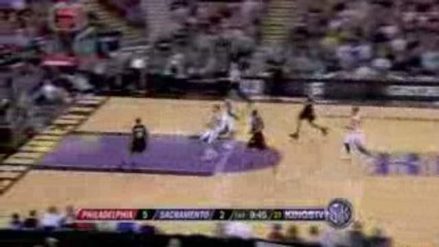 NBA Willie Green finds Andre Iguodala on this alley-oop.