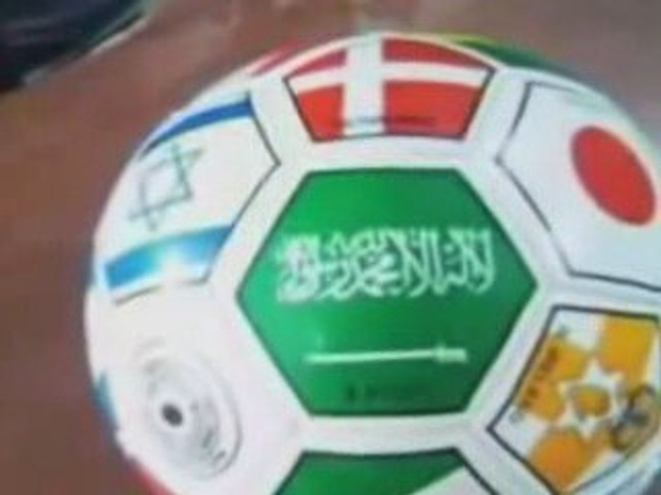 Le drapeau du Tawhid souillé par les Saoud apostats