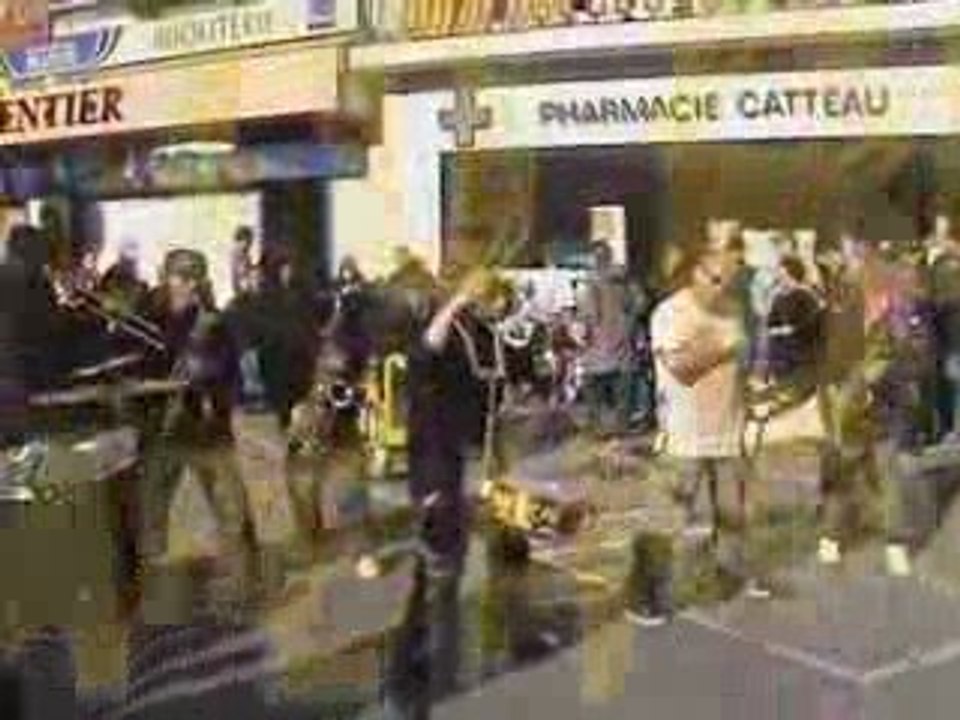 Born to Brass, fanfare hurlante, un freak show cuivré