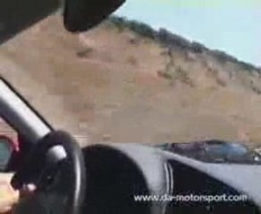 BMW LAMBORCİNİ OTOBANDA KOZLARINI PAAYLAŞIYOR