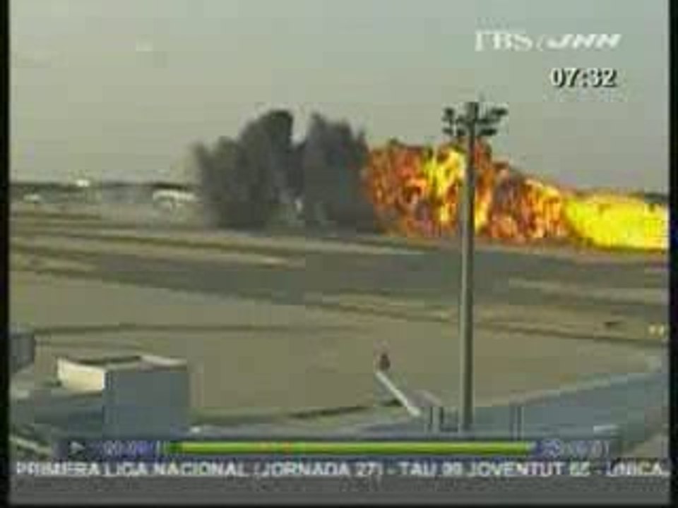 Crash of a plane in Japan during landing 23/03/2009