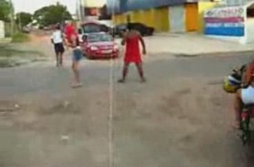 Jambe cassée par une voiture