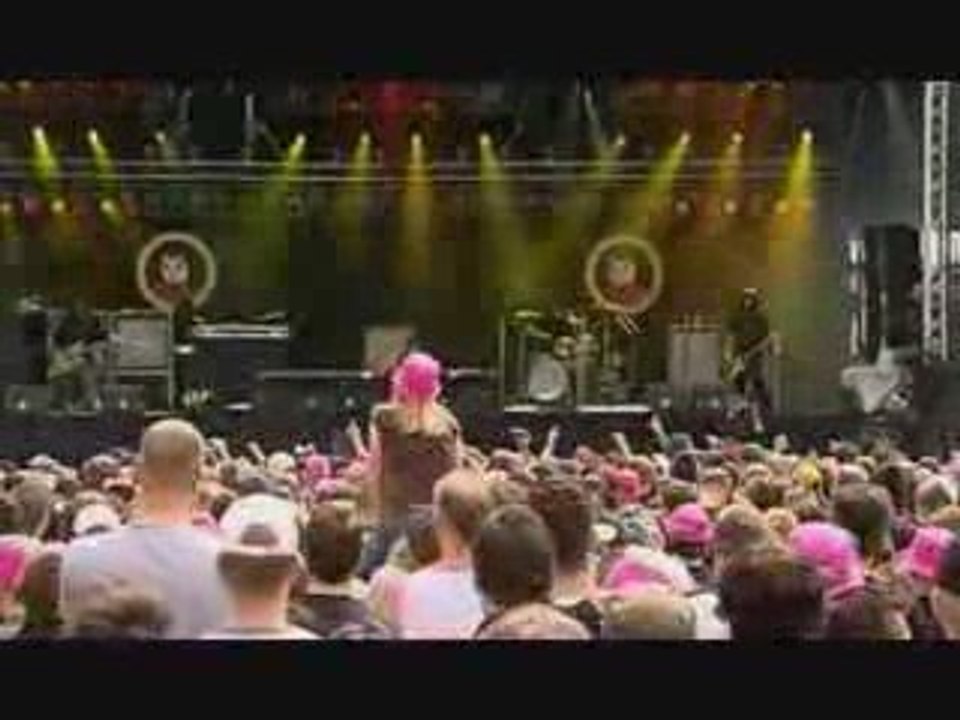 Deftones - 08 - Around the Fur @ Pinkpop 06