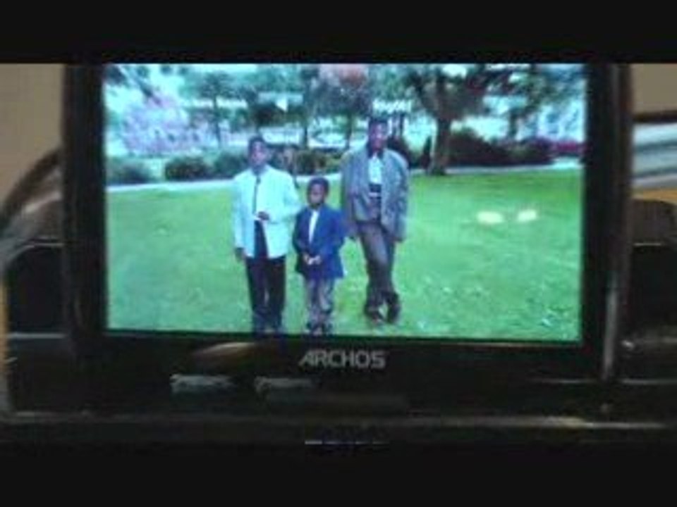 Archos 5 Review of the User Interface & Background Settings