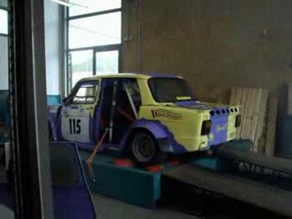 UNE SIMCA 1000 QUI DECOIFFE ! ! ! ! ! ! ! ! ! ! ! ! ! ! ! !