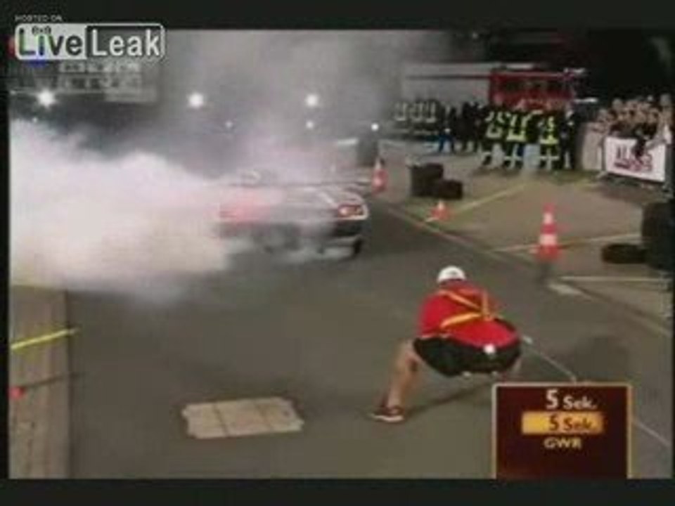 Trattiene una Lamborghini a tutto gas!