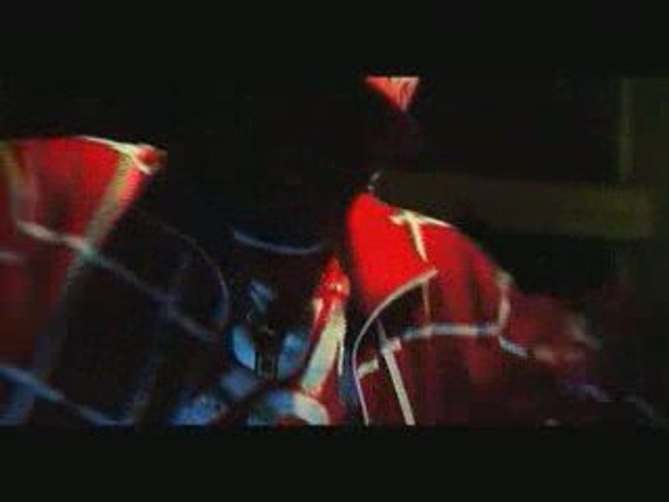 CLIP BAZOOKA - ARME SUR UN DISQUE