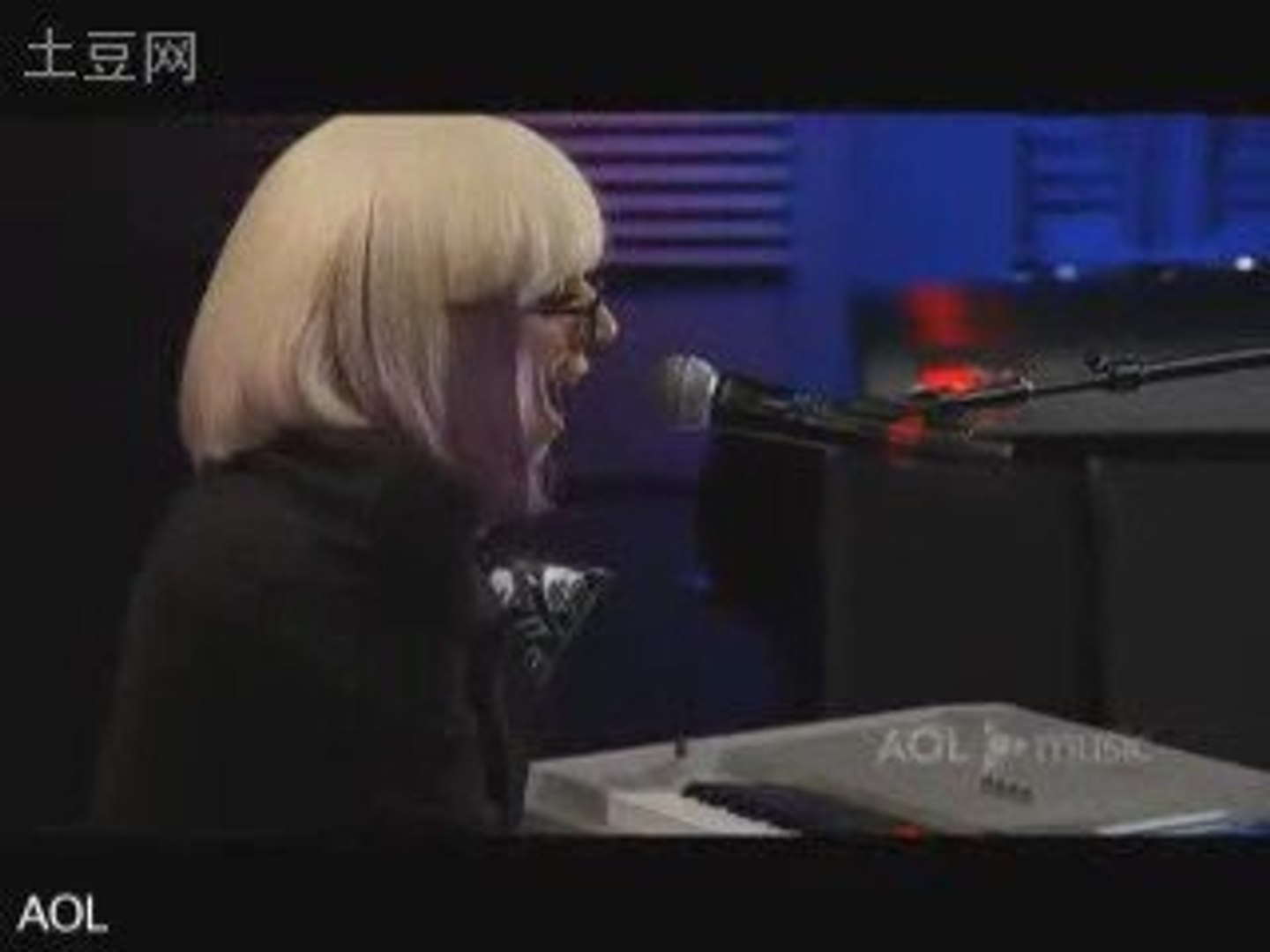 Lady GaGa - Poker Face Acoustic Live @ AOL Sessions - Vidéo Dailymotion
