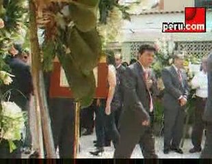 Peru.com: Velorio del periodista Álvaro Ugaz