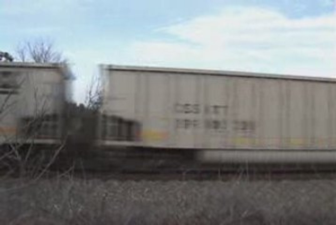 CSXT empty hoppers