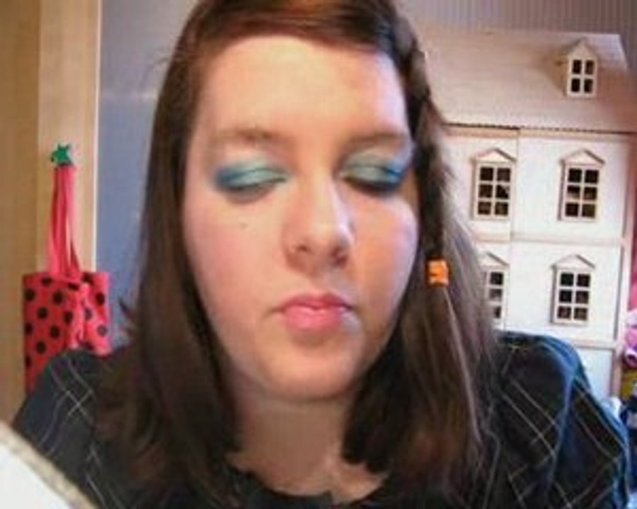 turkusowe cienie na oczy - wiosenny makijaz tutorial