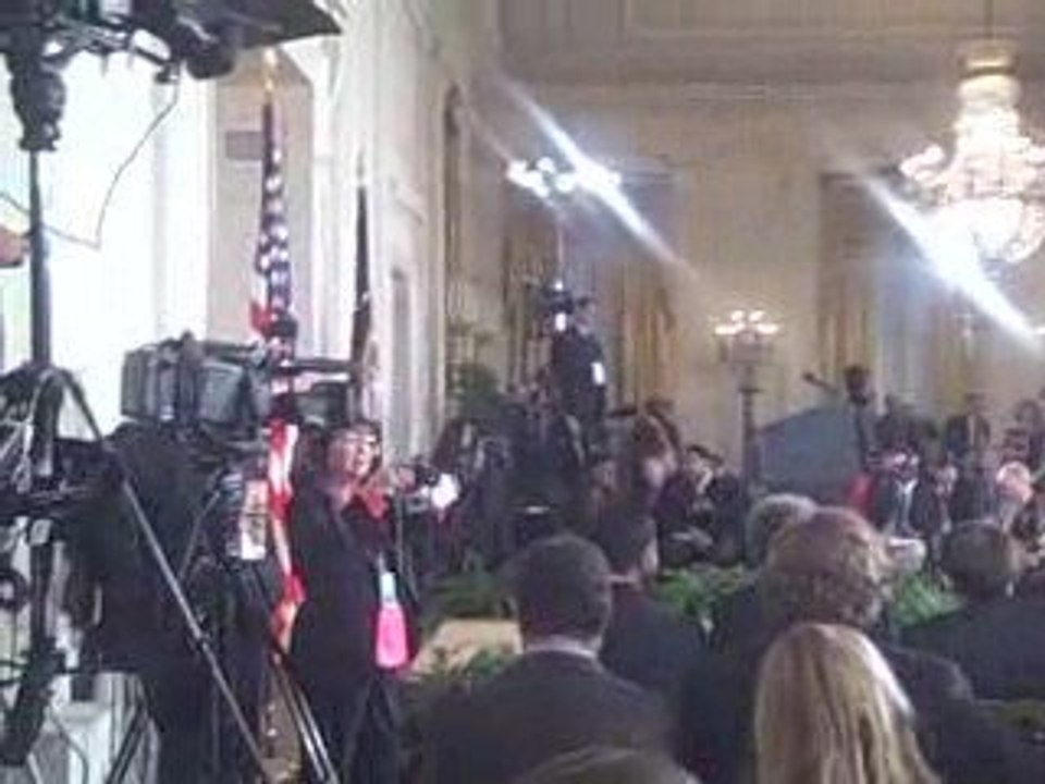 AMBIANCE AVANT LA CONFERENCE DE PRESSE DE B. OBAMA