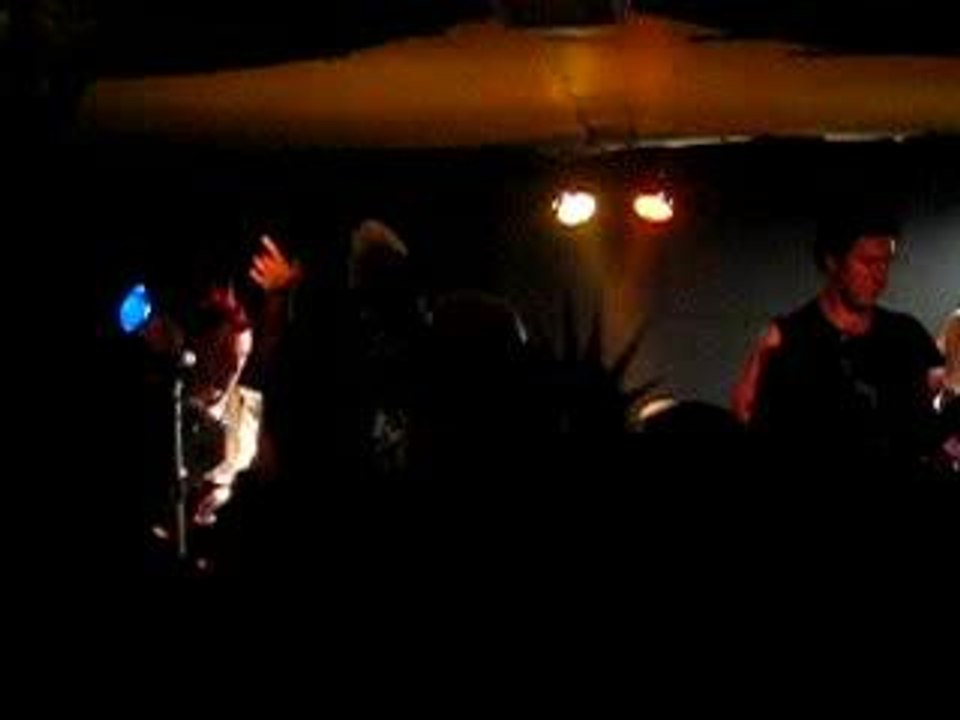 Cri d'alerte - coups pour coups