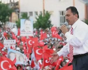 Syn: Muhsin YAZICIOĞLU - Üşüyorum