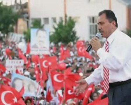 Syn: Muhsin YAZICIOĞLU - Üşüyorum