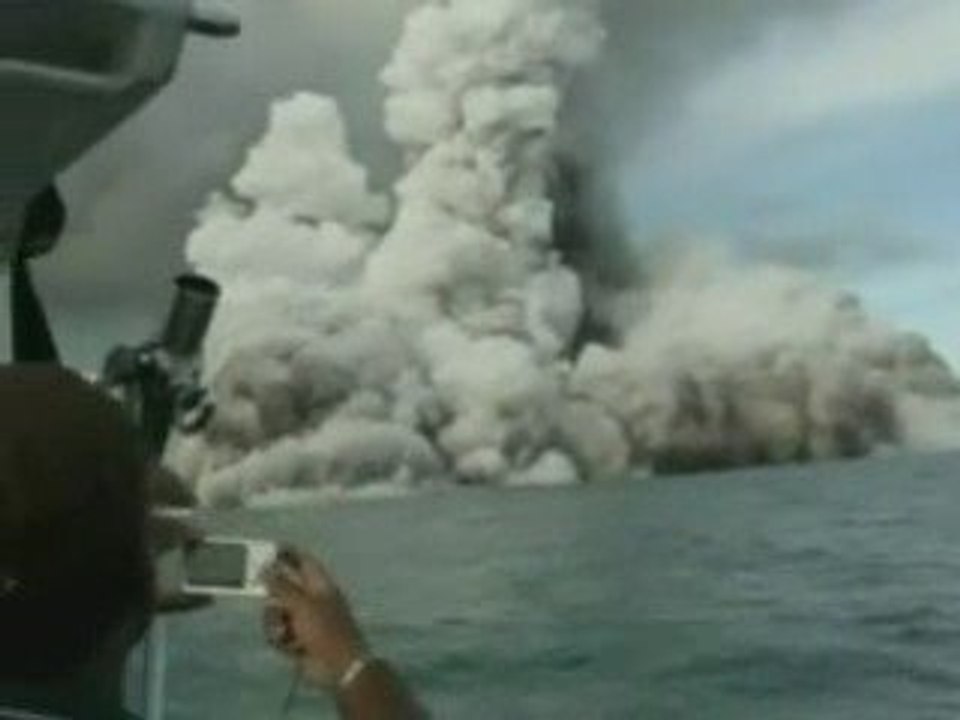 Eruption sous-marine Tonga pacifique