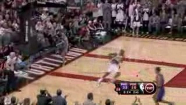 NBA Greg Oden Block Alando Tucker. Travis Outlaw finishes w