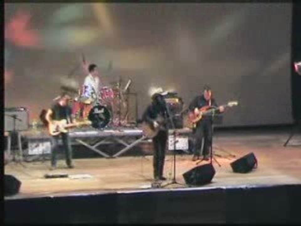 Restos Du Coeur 2009 - Lilly West - Holding Out For A Hero