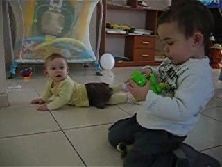 mila rampe comme un militaire lol