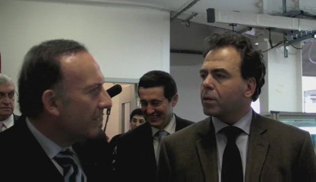 Luc Chatel visite l'usine Radiall de Voreppe (Isère)