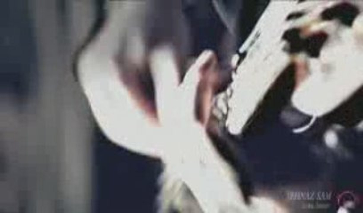 Şehnaz Sam - Aşka Düşer