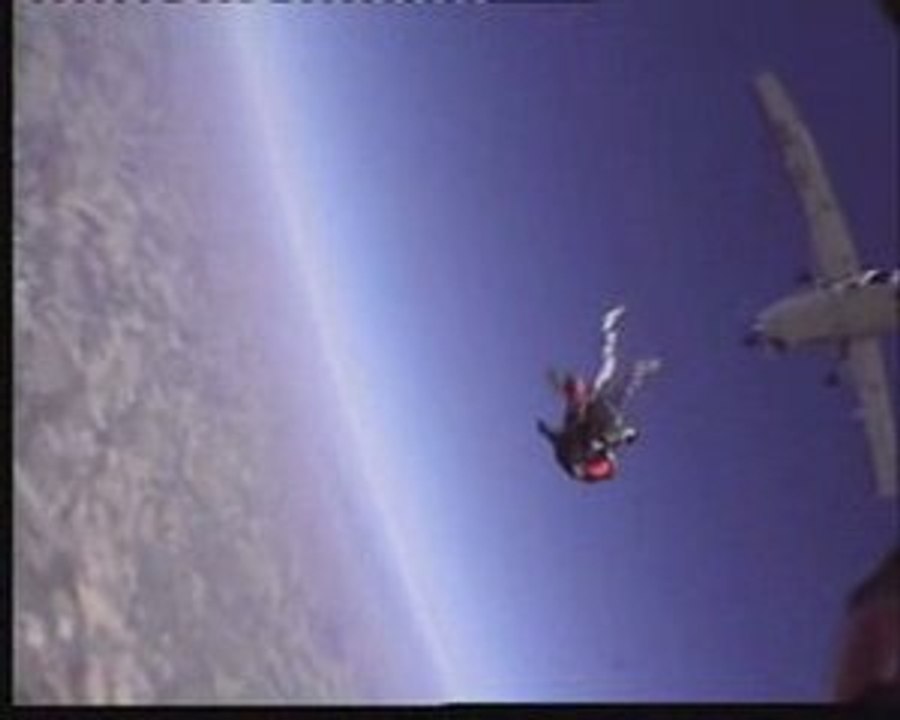 Saut en Chute Libre a 4000 METRES !!!!!