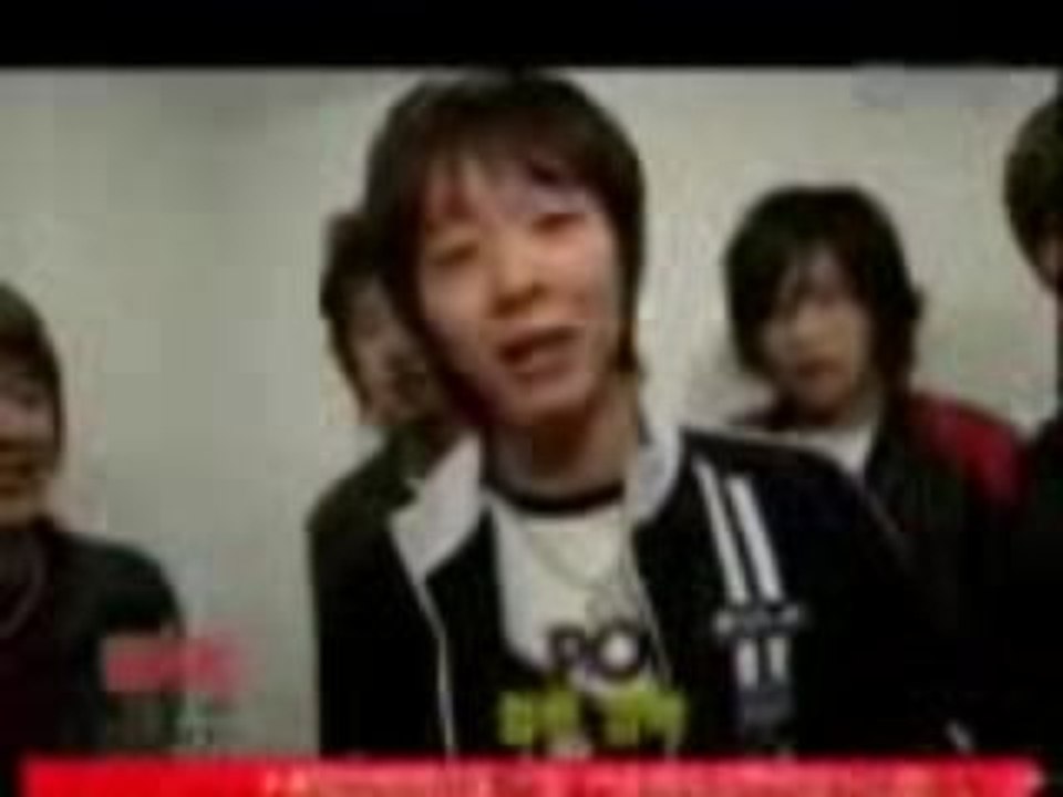 DBSK Micky impersonating Rose from Titanic