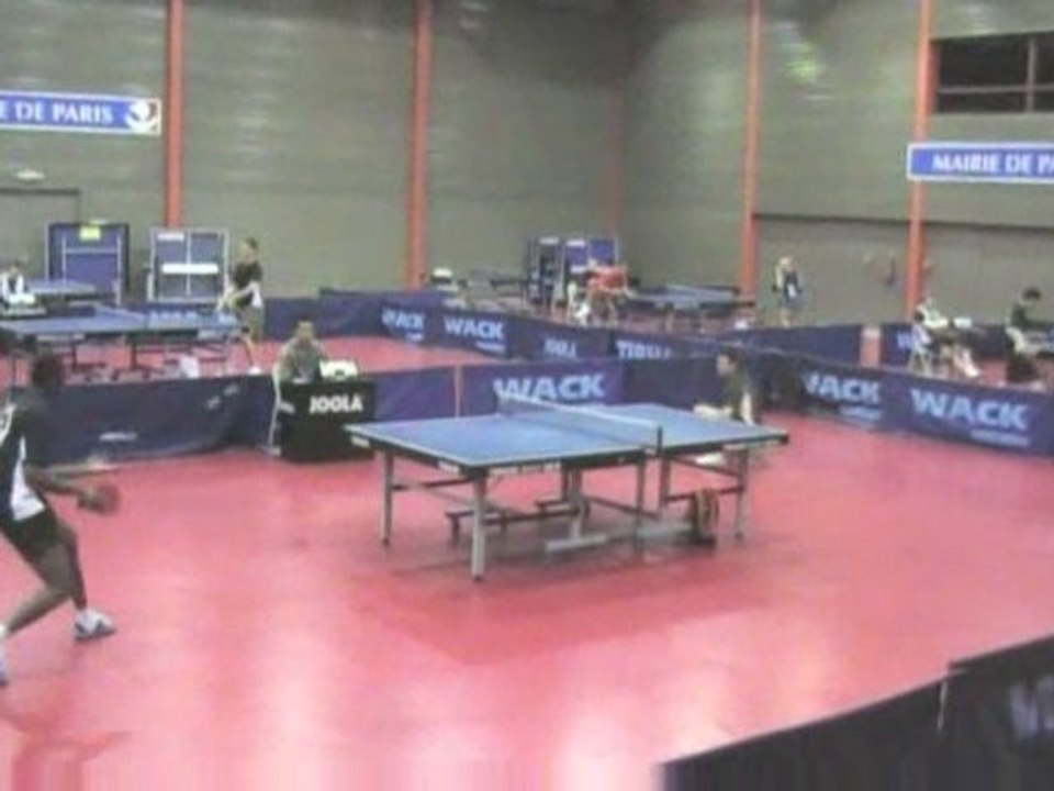 Tennis de table : Julien... LE GRAND !