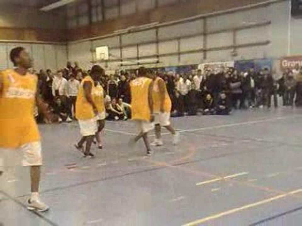 NUIT DU BASKET NANCY 2009  show corde a sauter