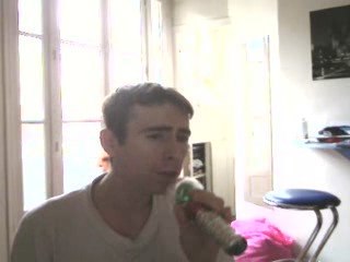 Wiwi égratigne "Adieu Haïti"