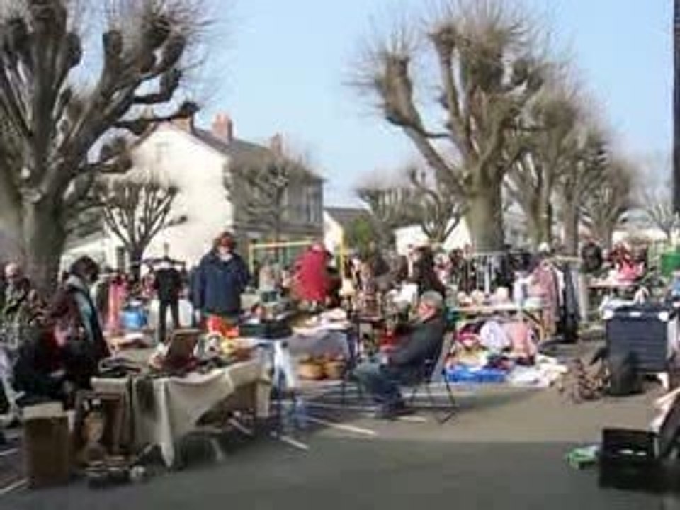 Nantes : vide grenier Ripossiens