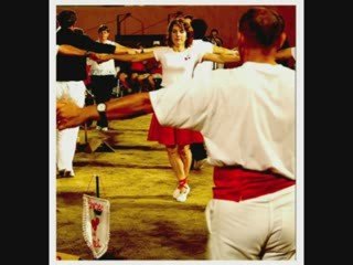 " dansons La  SARDANE " kris