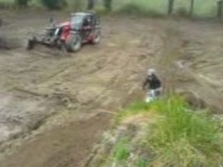 petit track perso d'adrien avec son daytona 4 soupapes