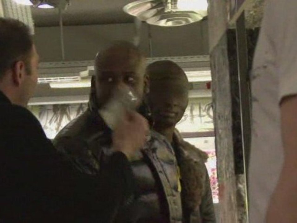 Distribution d'argent en centre commercial !!