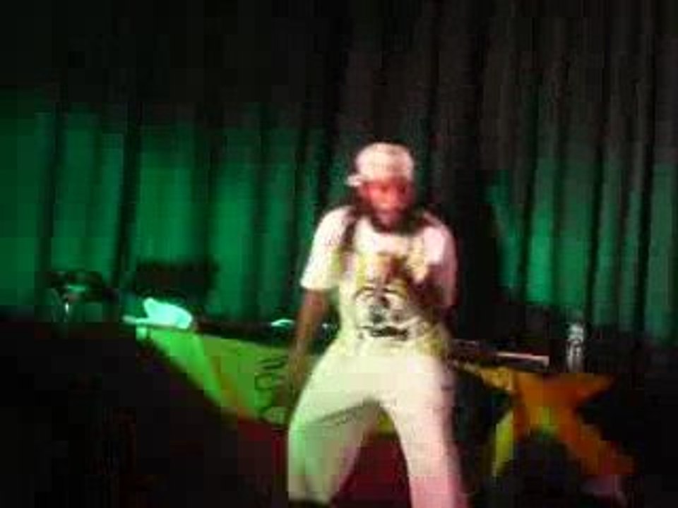 tiwony Fly