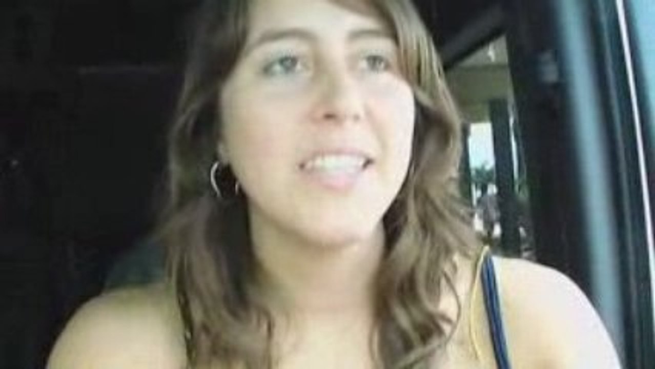 SOCCER MOM vs. ROCK & ROLL- 03/26/09- WMC arrival