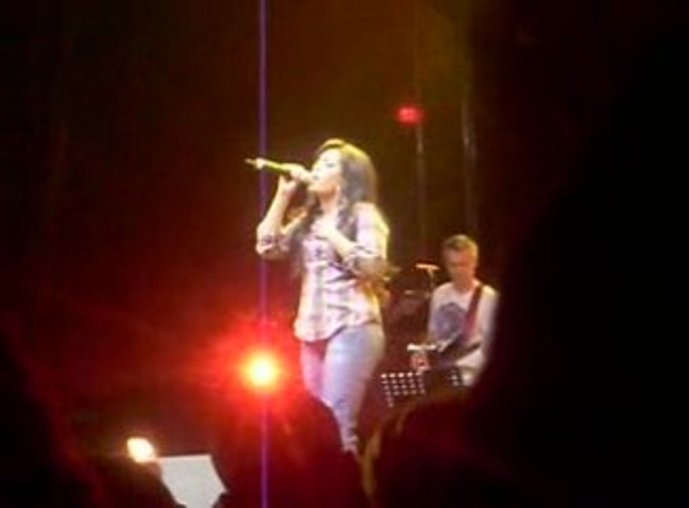 Amel bent  Footconcert lyon 2009