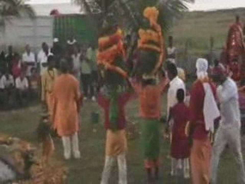 Marche sur le feu pierrefonds St-Pierre le 29/3/9.
