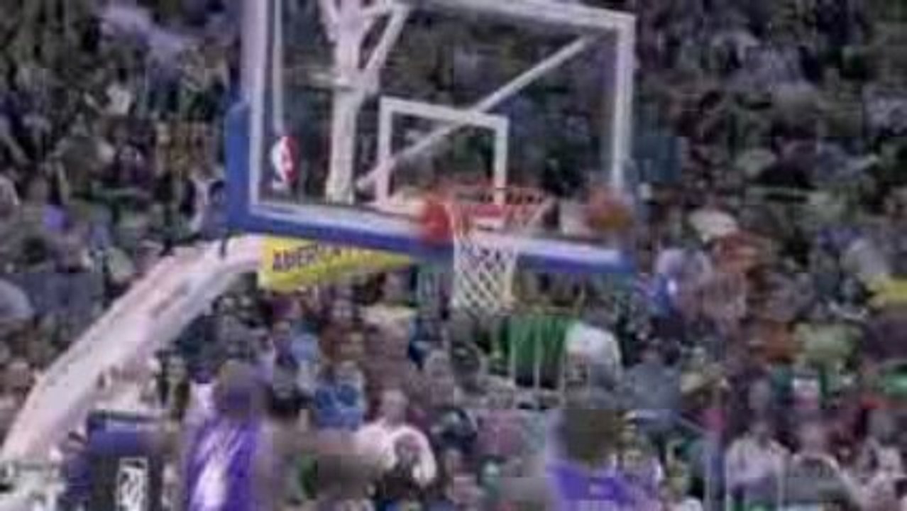 NBA Andrei Kirilenko makes a beautiful assist to Matt Harpin