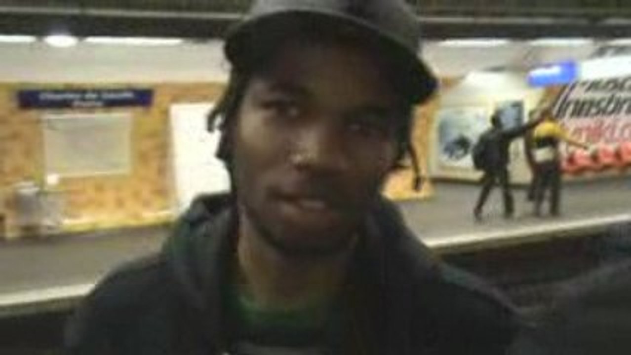 Dans le metro 7 min d'attente le désespoir!!