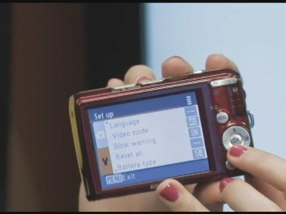 Nikon COOLPIX L20 Digital Camera