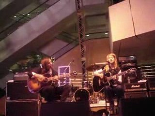 Paramore - Emergency (Acoustic in Cleveland)