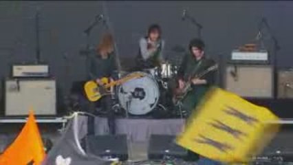 The Raconteurs - Hold on [Live@Glastonbury '08]